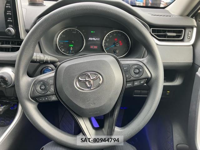 Toyota RAV4 2022-04 8101556-12