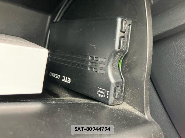 Toyota RAV4 2022-04 8101556-17