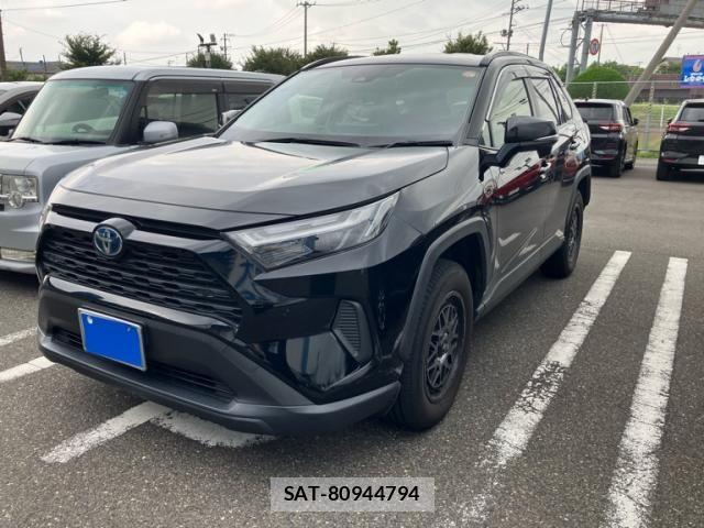 Toyota RAV4 2022-04 8101556-1