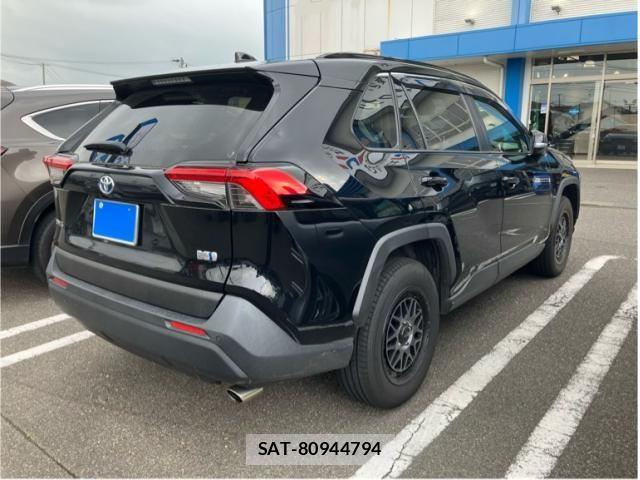 Toyota RAV4 2022-04 8101556-2
