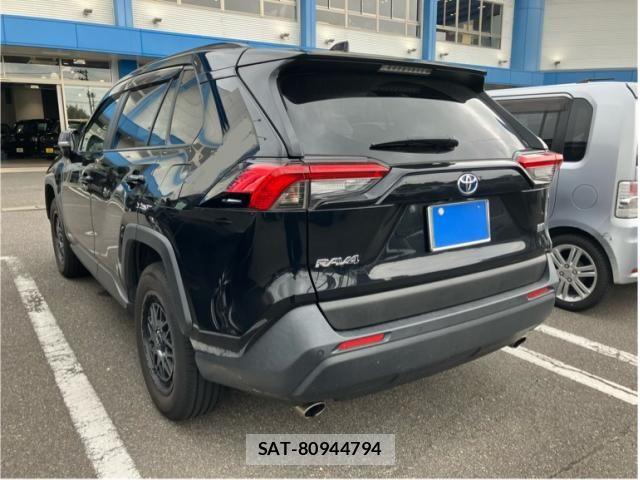 Toyota RAV4 2022-04 8101556-3