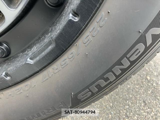 Toyota RAV4 2022-04 8101556-5