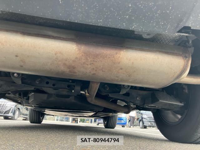 Toyota RAV4 2022-04 8101556-6