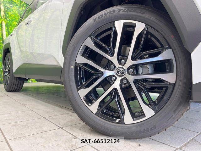 Toyota RAV4 2026-03 8101541-12