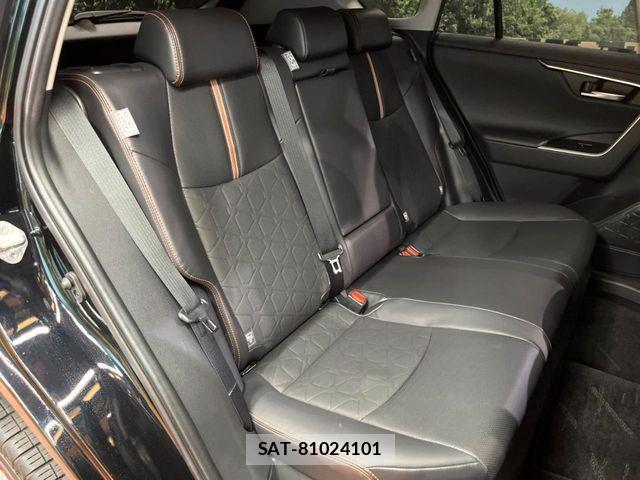 Toyota RAV4 2023-10 8101543-11