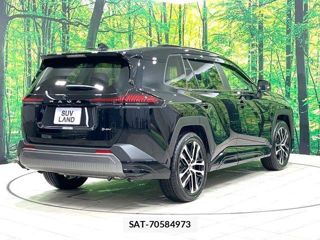 Toyota RAV4 2026-03 8132063-16