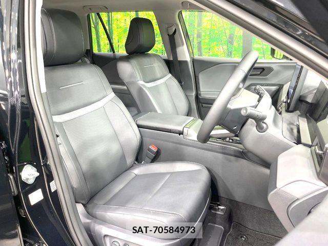 Toyota RAV4 2026-03 8132063-8
