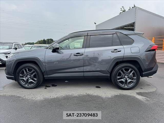 Toyota RAV4 2023-01 8132075-10