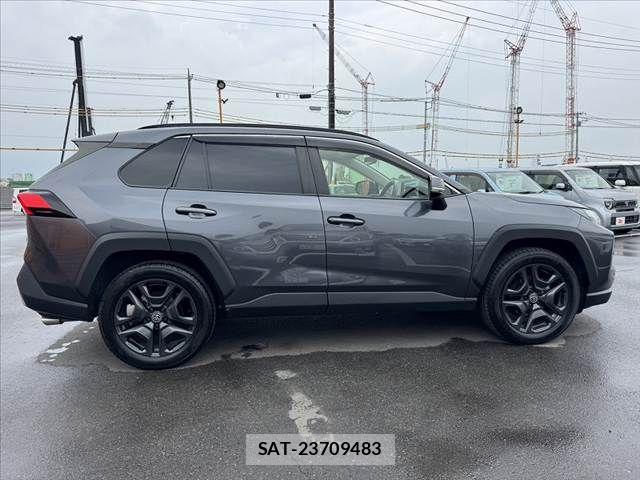 Toyota RAV4 2023-01 8132075-11