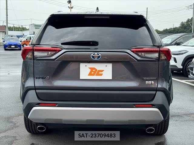 Toyota RAV4 2023-01 8132075-13