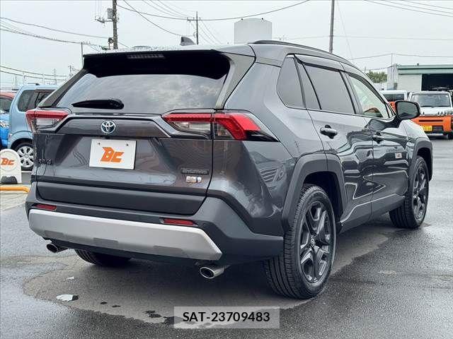 Toyota RAV4 2023-01 8132075-14