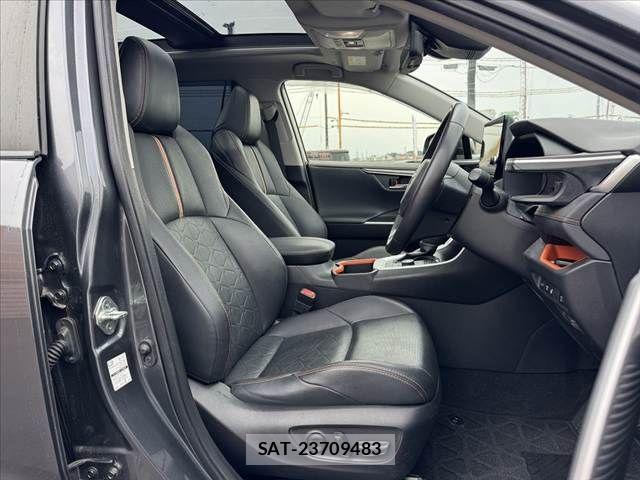 Toyota RAV4 2023-01 8132075-15