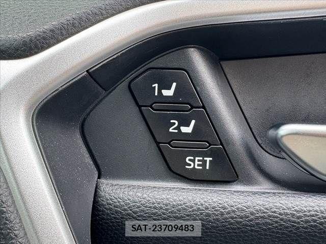 Toyota RAV4 2023-01 8132075-24