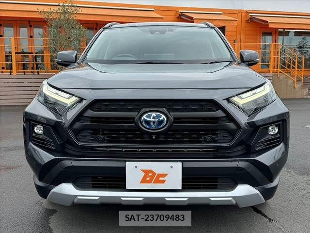 Toyota RAV4 2023-01 8132075-8