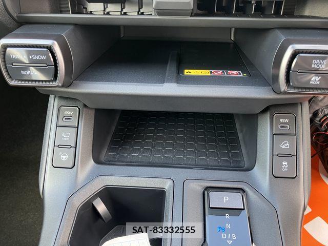 Toyota RAV4 2026-06 8132065-23