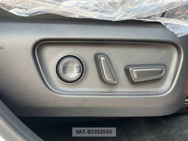 Toyota RAV4 2026-06 8132065-24