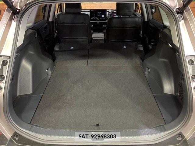 Toyota RAV4 2026-02 8132068-10