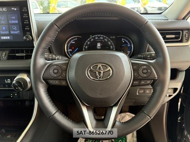 Toyota RAV4 2022-11 8132076-15