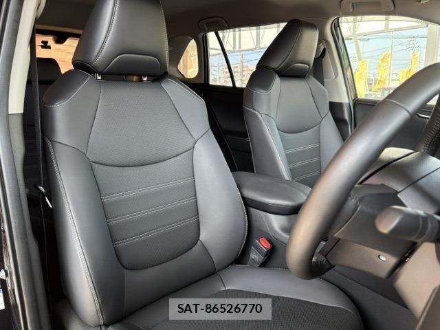 Toyota RAV4 2022-11 8132076-27