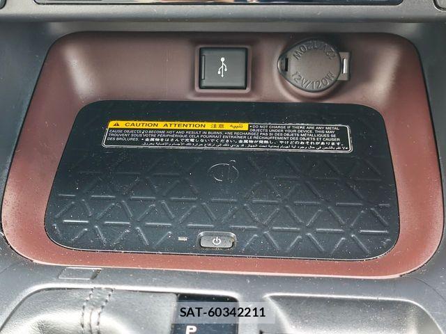 Toyota RAV4 2021-06 8146569-12
