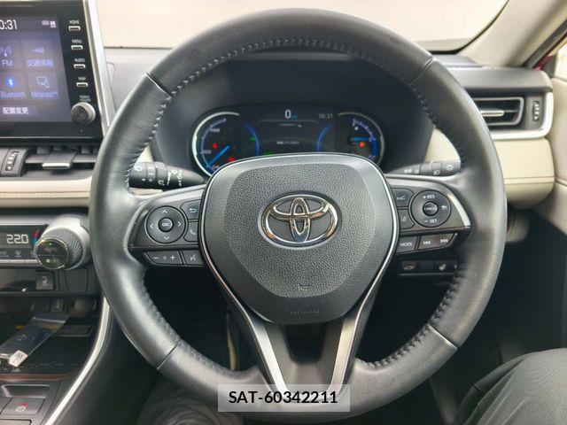 Toyota RAV4 2021-06 8146569-1