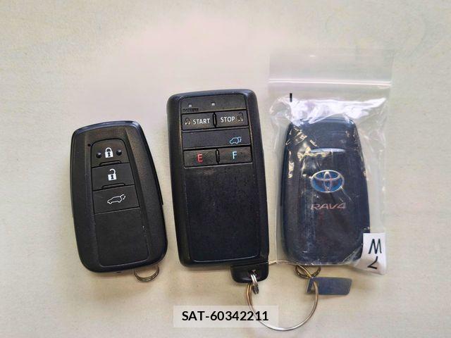 Toyota RAV4 2021-06 8146569-23