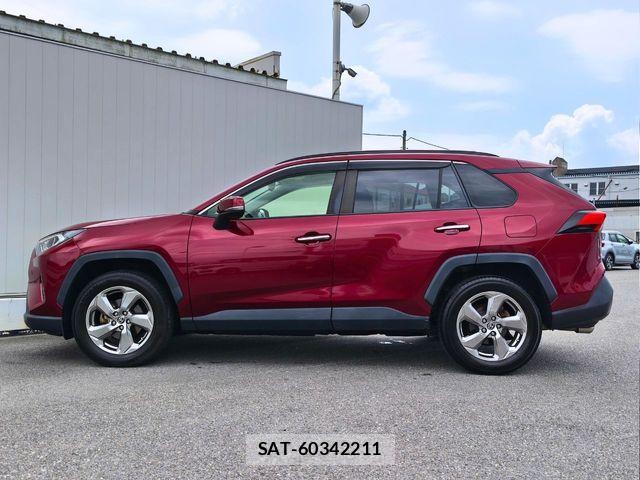 Toyota RAV4 2021-06 8146569-25