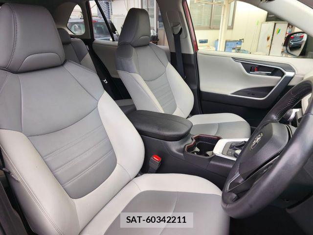 Toyota RAV4 2021-06 8146569-3