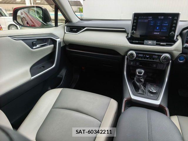 Toyota RAV4 2021-06 8146569-8