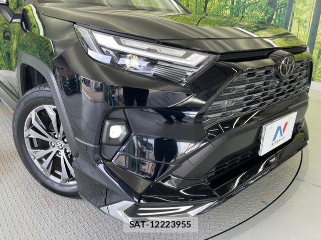 Toyota RAV4 2025-07 8146566-12