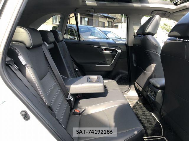 Toyota RAV4 2023-02 8146568-18