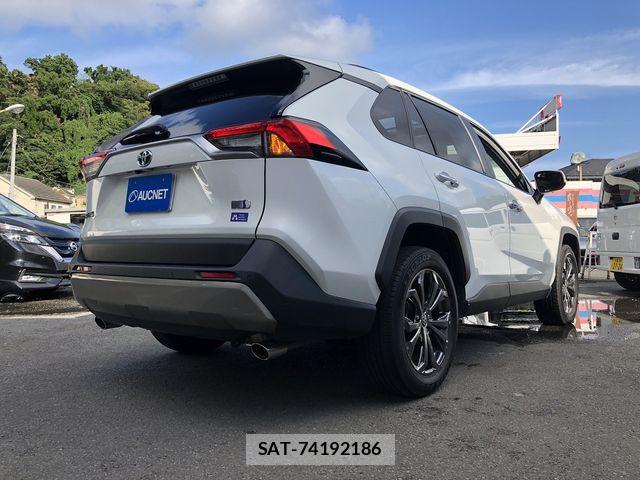Toyota RAV4 2023-02 8146568-1