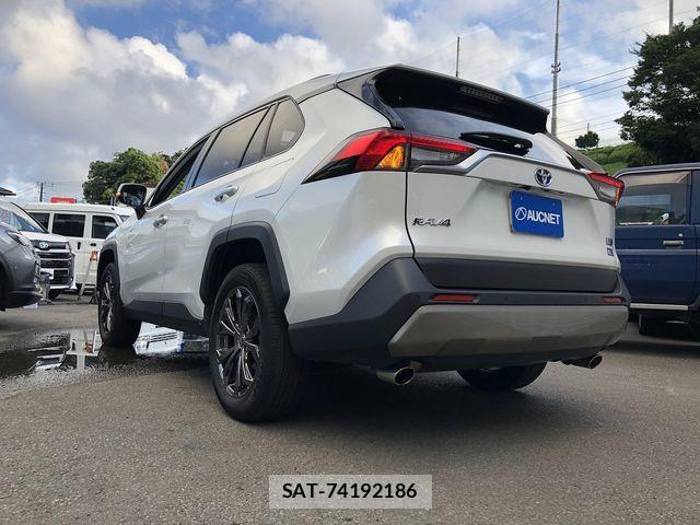 Toyota RAV4 2023-02 8146568-7
