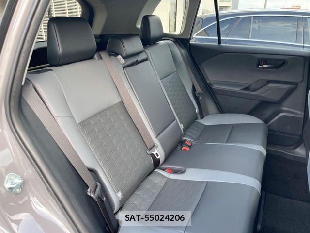 Toyota RAV4 2026-07 8146563-12