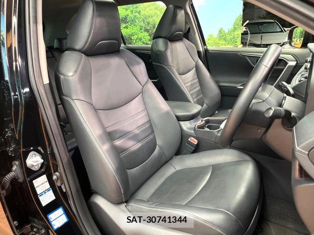 Toyota RAV4 2021-10 8209833-9