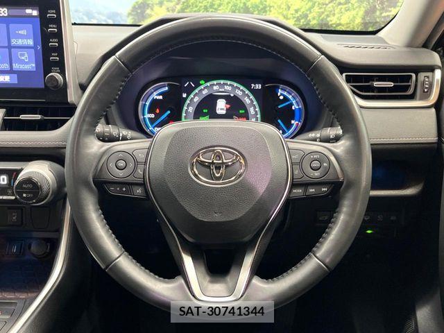 Toyota RAV4 2021-10 8209833-12