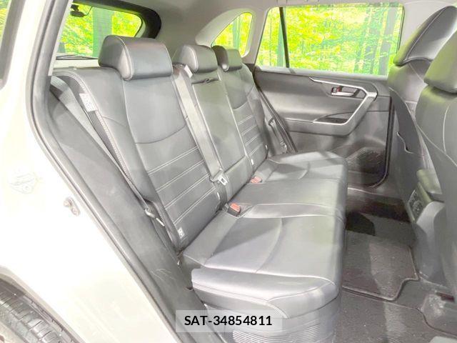 Toyota RAV4 2020-02 8209839-8