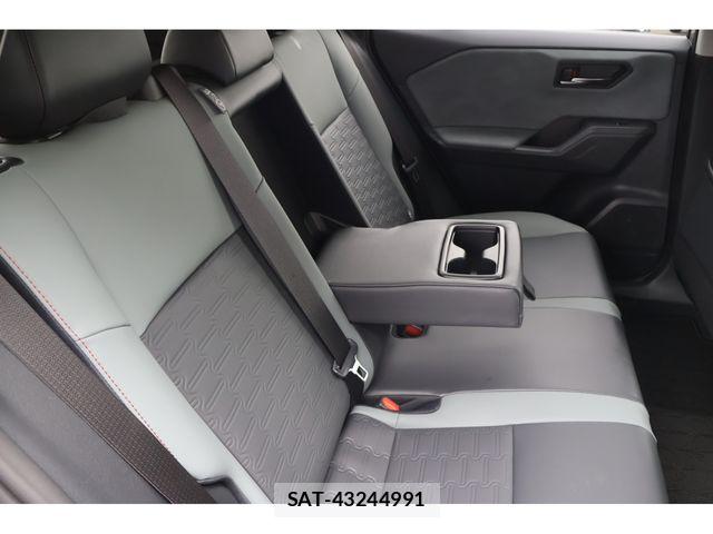 Toyota RAV4 2026-07 8209823-12