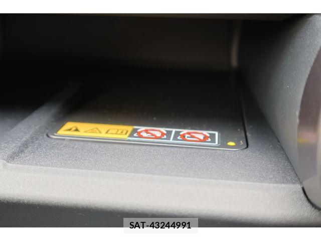 Toyota RAV4 2026-07 8209823-13
