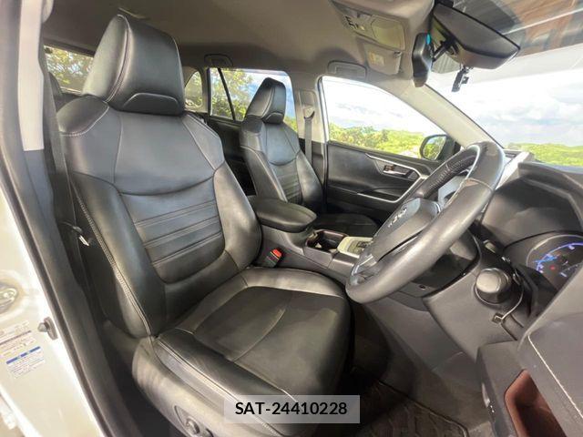 Toyota RAV4 2020-04 8209841-8