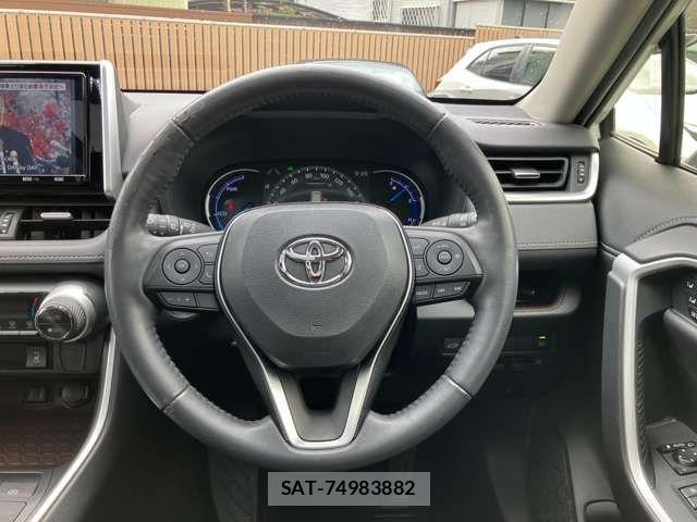 Toyota RAV4 2020-02 8209840-11