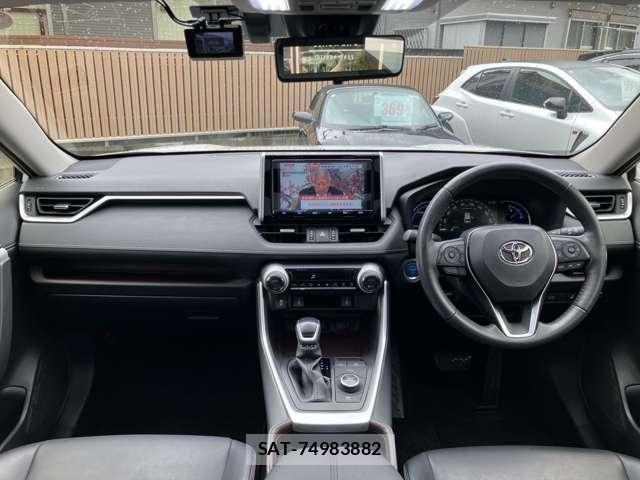 Toyota RAV4 2020-02 8209840-1
