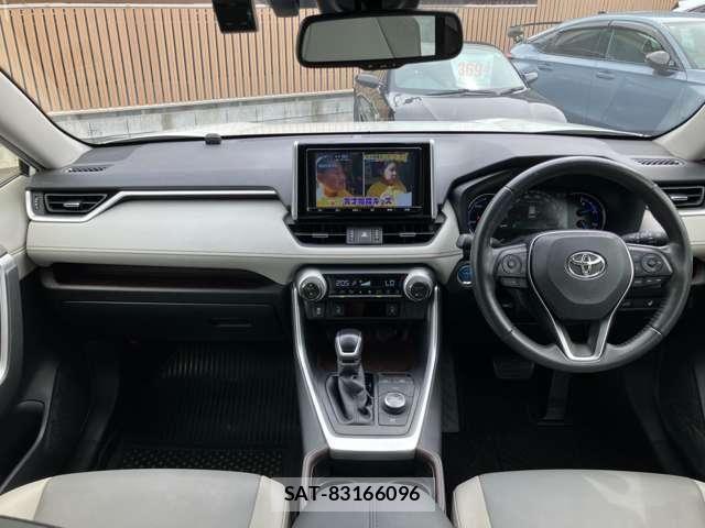 Toyota RAV4 2020-02 8209843-1