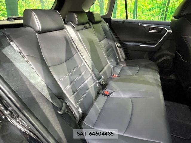 Toyota RAV4 2021-09 8209837-10