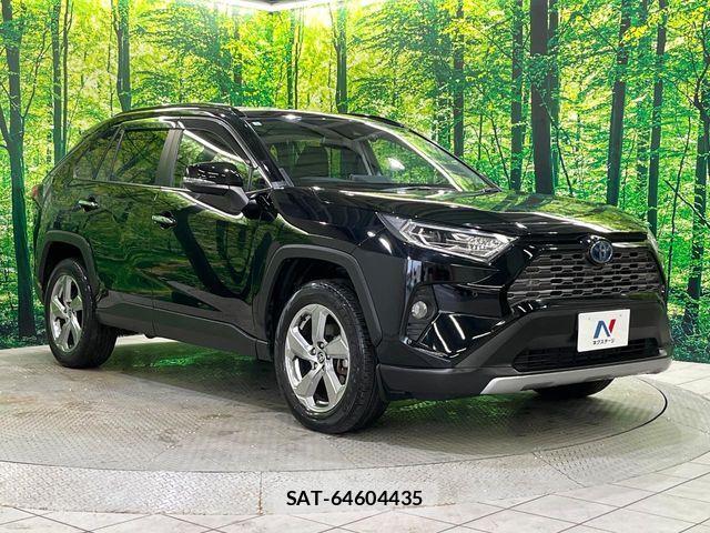 Toyota RAV4 2021-09 8209837-16