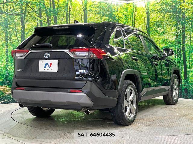 Toyota RAV4 2021-09 8209837-17