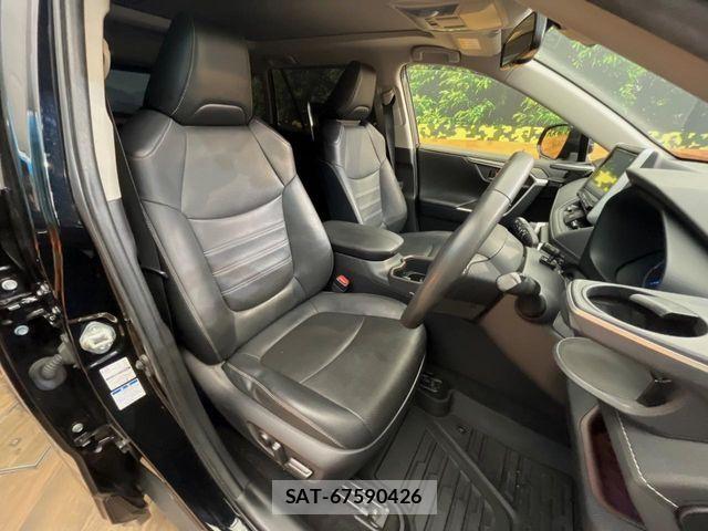 Toyota RAV4 2022-02 8209834-12