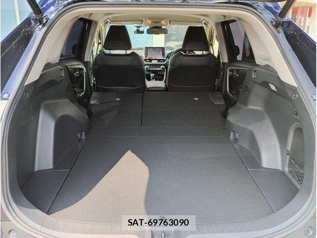 Toyota RAV4 2021-08 8231593-17