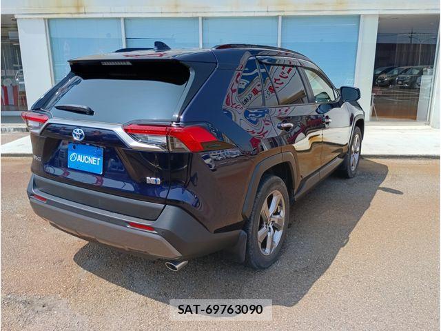 Toyota RAV4 2021-08 8231593-2