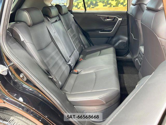 Toyota RAV4 2023-04 8231588-8